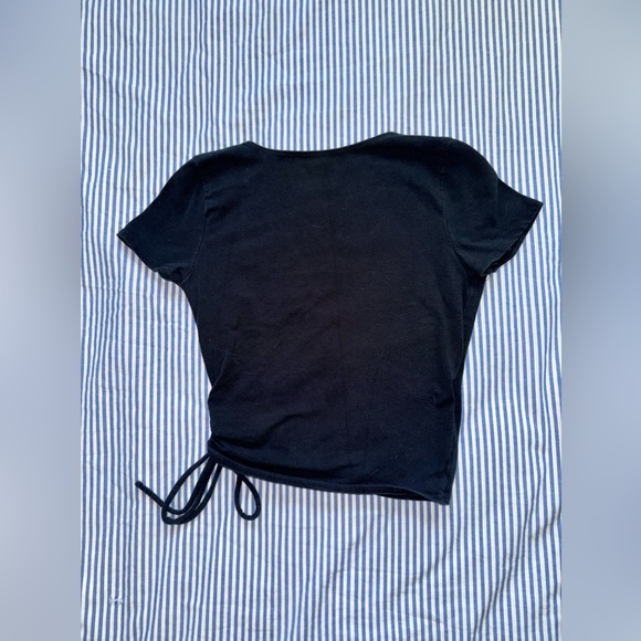 Hollister Women’s US S Black Cropped Crossover Wrap Side Baby Tee - Picture 8 of 10